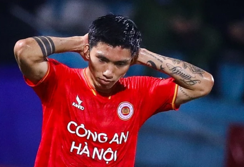 doan-van-hau-thao-nep-sau-gan-hai-nam-fan-mong-lay-lai-phong